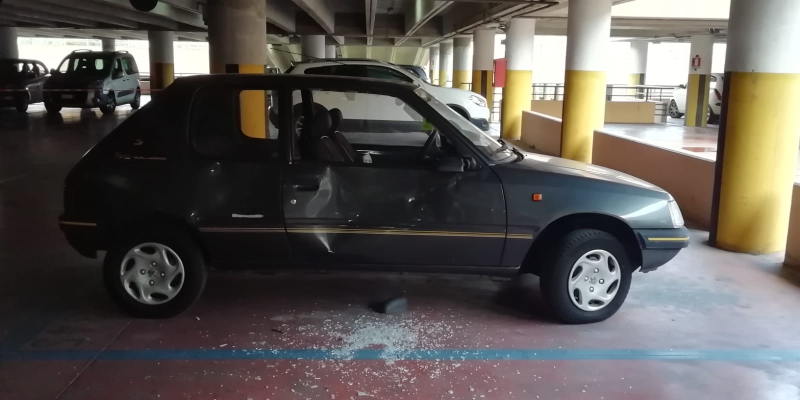 Benevento| Vandali al megaparcheggio. Danni a due auto e l’ascensore