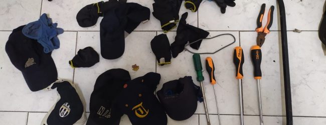 Scappano dopo un inseguimento sulla Telesina, provvidenziale l’intervento della Polizia per sventare un furto