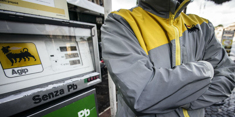 UECOOP: 16 euro in più su ogni pieno di benzina, è stangata