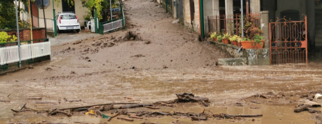 Colate di fango a Santo Stefano del Sole e allagamenti a Santa Lucia di Serino, arriva la Protezione Civile