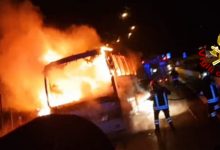 Vallata| Pullman carico di pellegrini in fiamme sull’A16, paura per i passeggeri