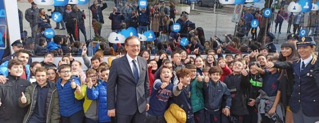 Montoro| Social network e cyberbullismo, polizia a confronto con gli studenti per prevenire vessazioni e molestie
