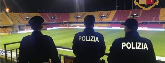 Benevento – Crotone: individuati i responsabili dell’accensione dei due petardi esplosi