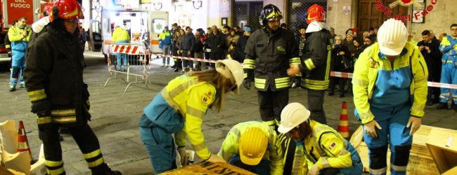 Avellino| Sisma simulato, l’esercitazione di vigili del fuoco, protezione civile e misericordia a corso Vittorio Emanuele
