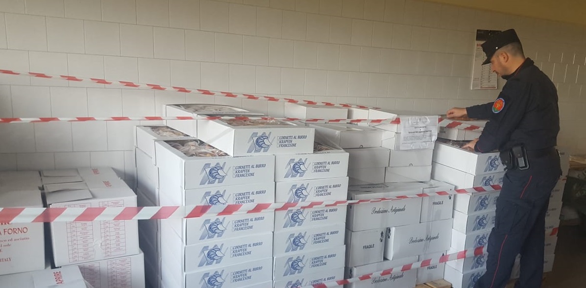 Carabinieri Forestali sequestrano 5 quintali di dolci natalizi