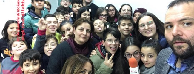 Giornalisti per un giorno: gli alunni del De Sanctis di Moiano in visita a Labtv