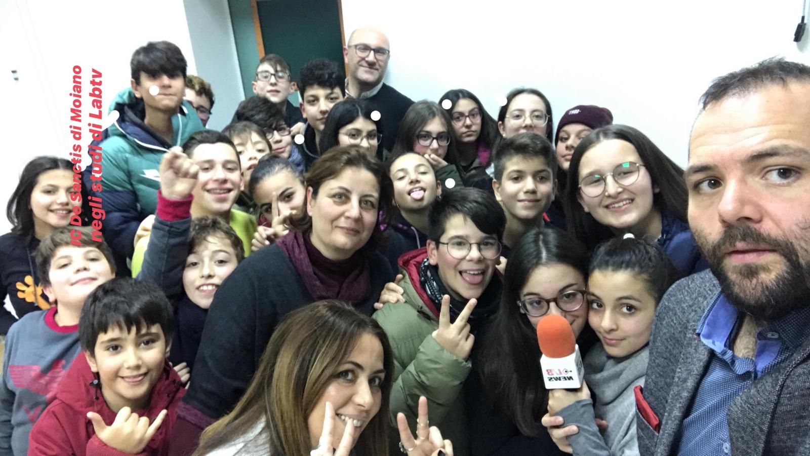 Giornalisti per un giorno: gli alunni del De Sanctis di Moiano in visita a Labtv