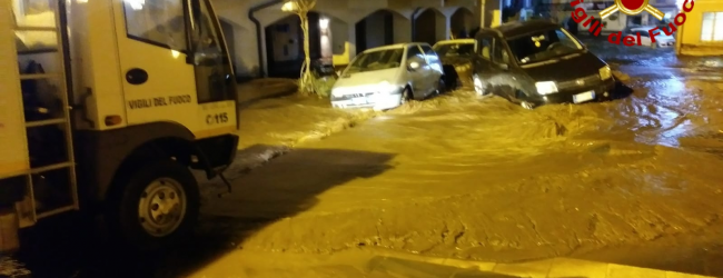 Maltempo in Irpinia, danni e disagi ovunque: pericolo alberi e pale eoliche. Ad Ariano automobilista finisce in una scarpata