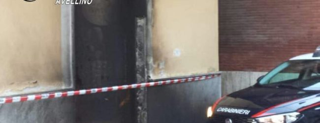 Atripalda| Negozio in fiamme nella notte, indagano i carabinieri