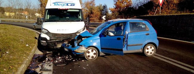 San Giorgio del Sannio| Scontro auto-furgoncino, ferita giovane donna