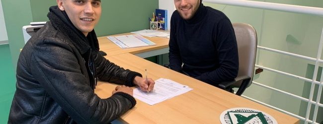 Avellino, ufficiale il centrocampista Izzillo