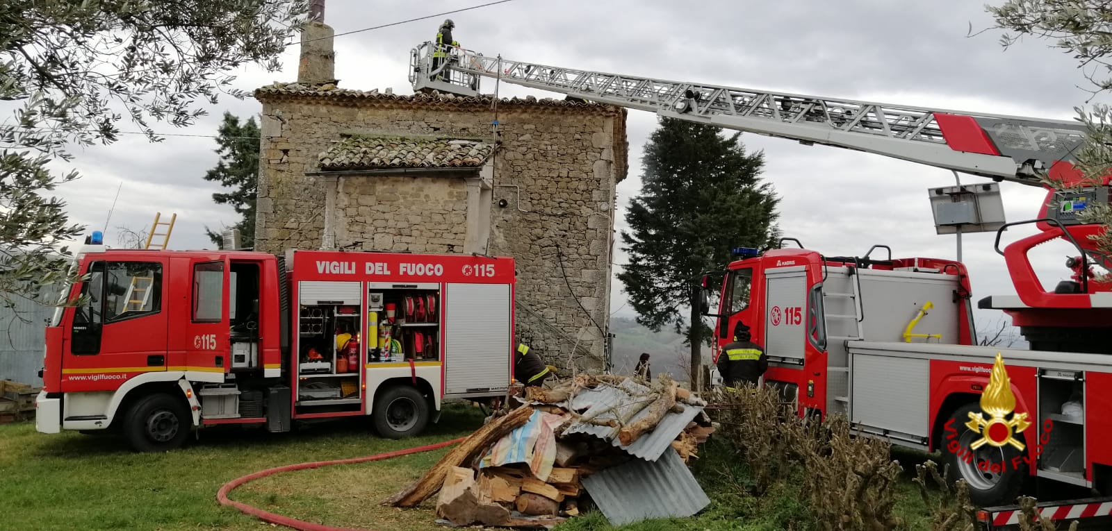 Santa Croce del Sannio| Fiamme in una casa, salvata anziana donna