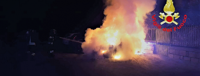 Avellino| Tre auto in fiamme nella notte, paura tra i residenti di via Tedesco e via Giovanni Battista