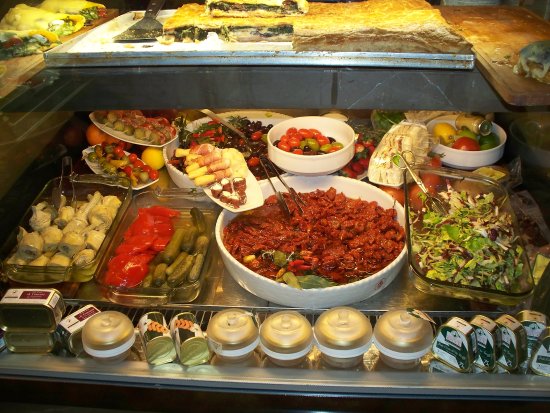 Prodotti alimentari acquistati con un assegno smarrito, denunciati due uomini del Mandamento