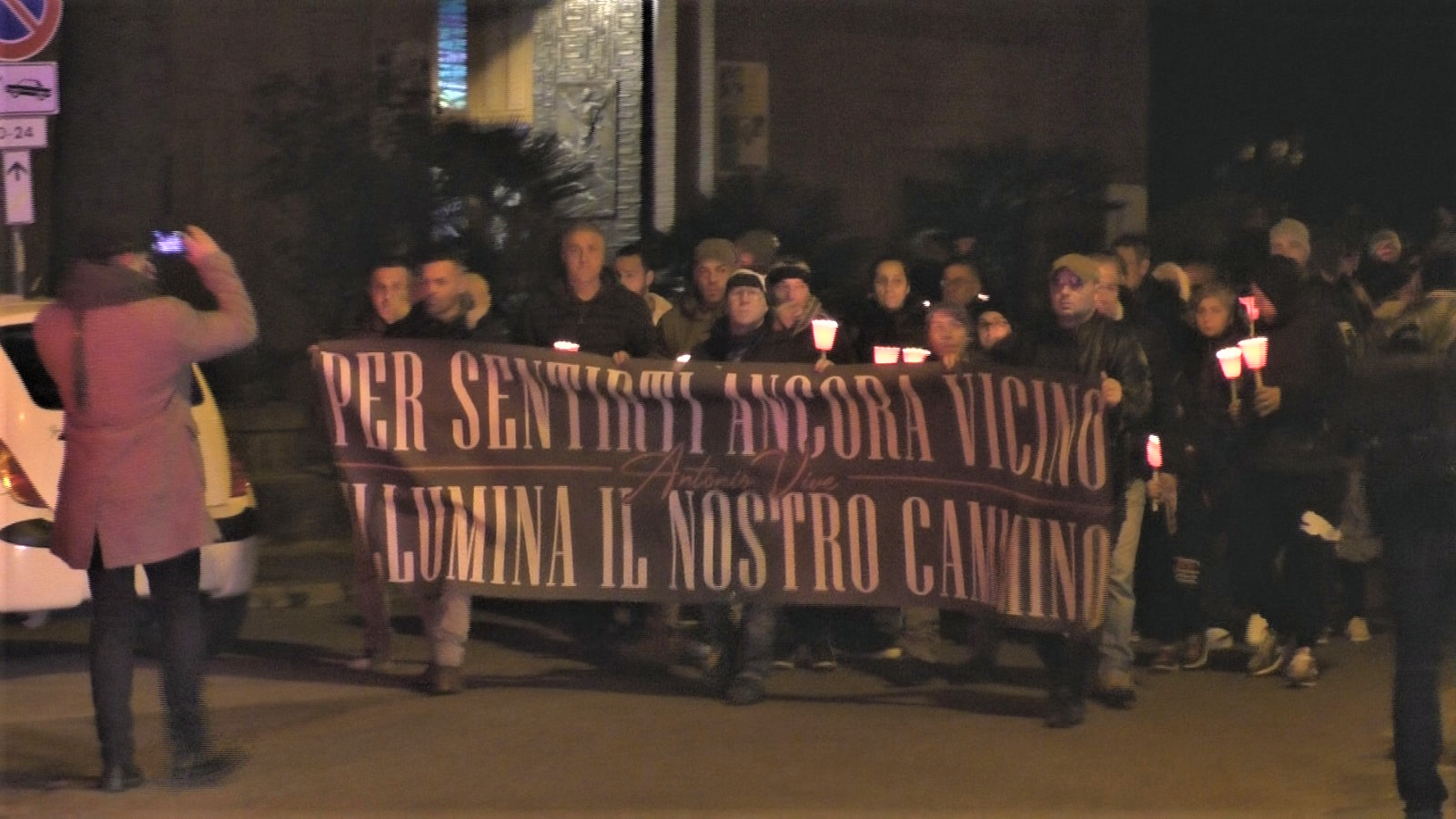 Mercogliano| Fiaccolata per Antonio, un anno dopo la sua morte famiglia e amici chiedono di sapere la verità