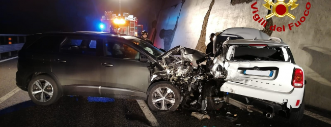 Monteforte Irpino| Incidente tra due auto sulla Napoli-Canosa, due feriti in ospedale
