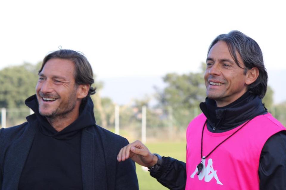 Benevento, Totti a far visita. Inzaghi scherza: “Ecco il nuovo acquisto…”