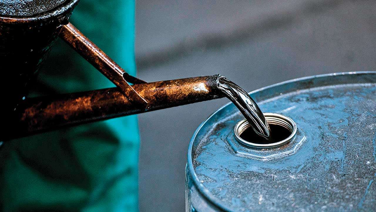 Iran, Uecoop: con caro petrolio +145% prezzo della benzina in 20 anni
