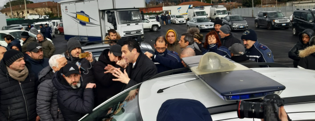 Avellino| Sopralluogo a Campo Genova per il mercato, attimi di tensione tra il sindaco e gli ambulanti