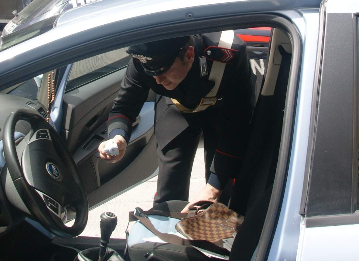 San Nicola Baronia| Fermato aalla guida di un’auto con della marijuana, 40enne segnalato in Prefettura