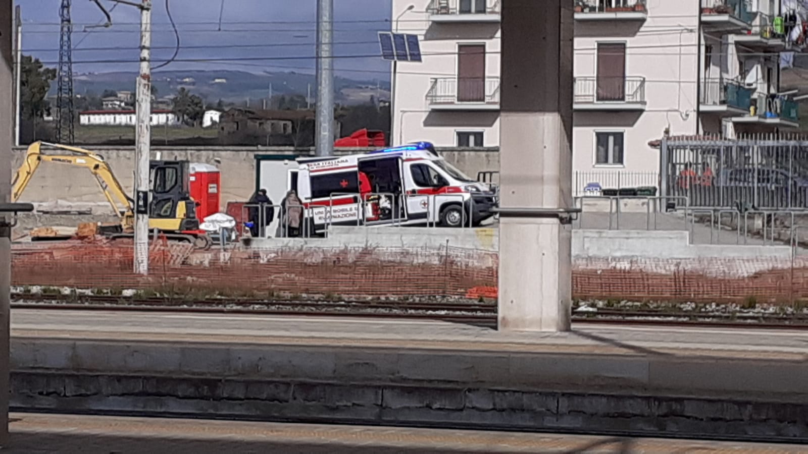 Benevento| Operaio cade da una impalcatura e muore, tragedia alla stazione centrale