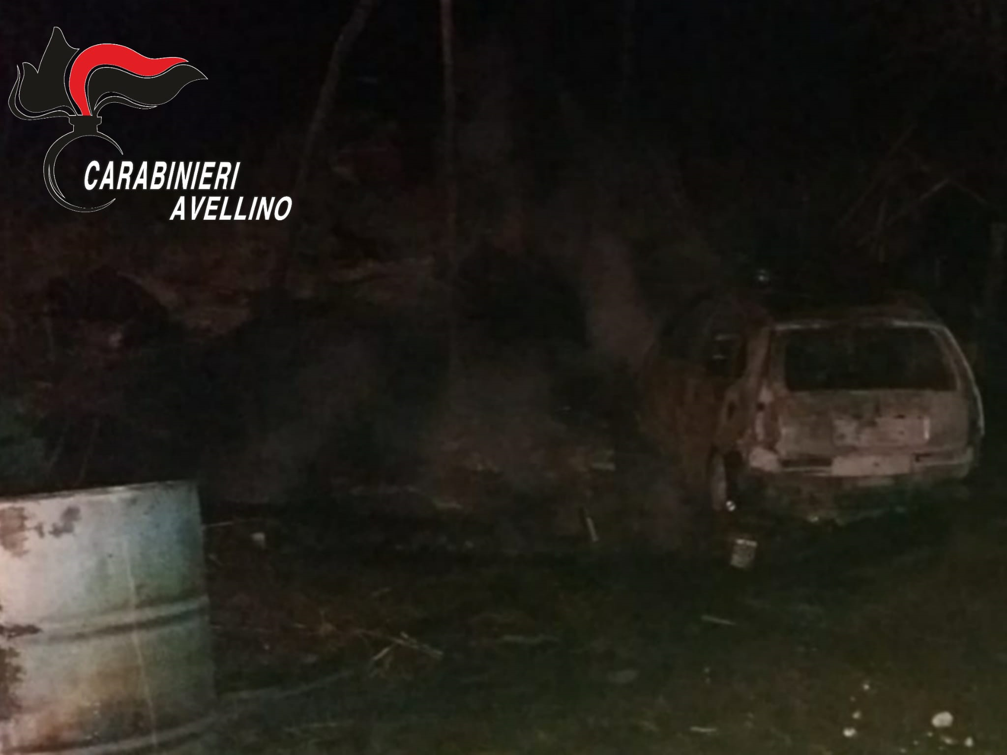 Venticano| Baracca in fiamme nella notte: un’auto distrutta e l’altra danneggiata. Indagini dei carabinieri