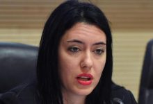 Scuole, Azzolina: “Decisione sbagliata e inopportuna. In Campania gli studenti positivi sono lo 0,075%”