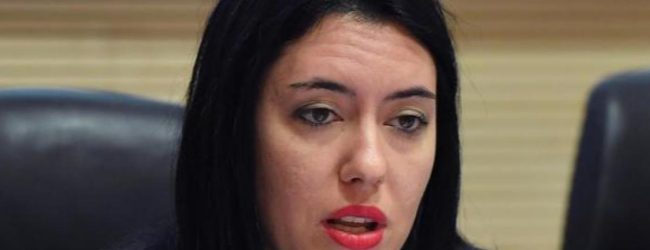 Scuole, Azzolina: “Decisione sbagliata e inopportuna. In Campania gli studenti positivi sono lo 0,075%”