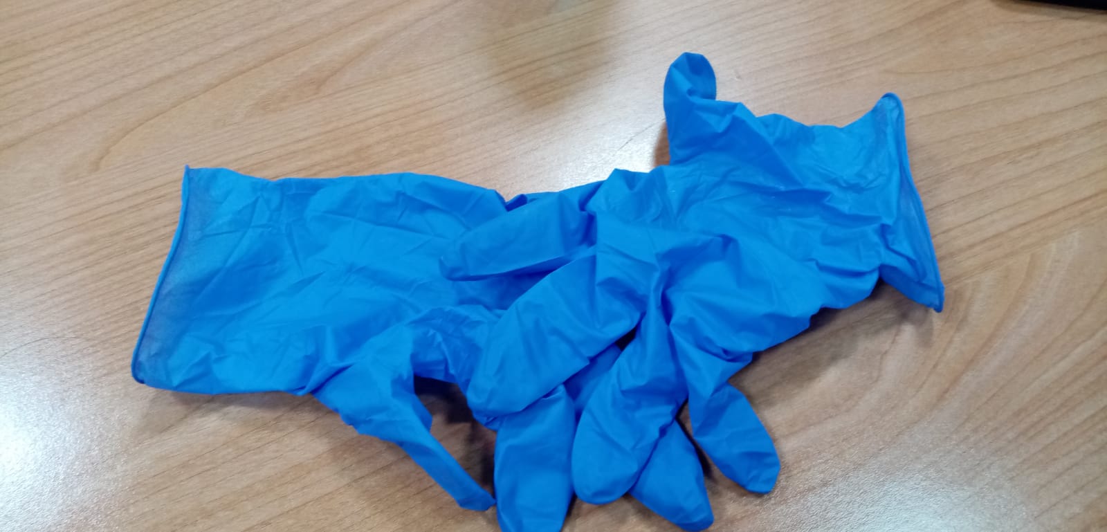 Benevento: da domani obbligo di guanti monouso o soluzione disinfettante nelle attività commerciali