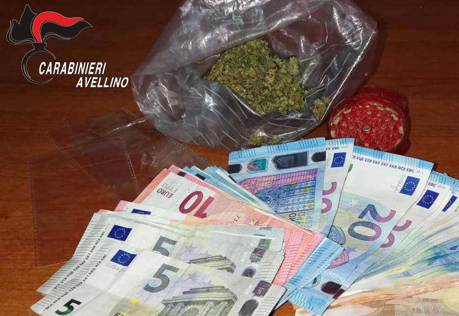 Avella| In giro con la marijuana, gione denunciato per spaccio e inosservanza delle misure anti-contagio