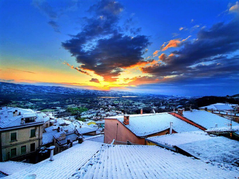 Primo aprile con la neve, week-end con il sole: pazza primavera