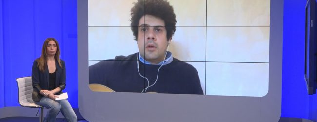 Una chitarra e le canzoni di Battisti: la musica della nostra vita con Gianmarco Carroccia