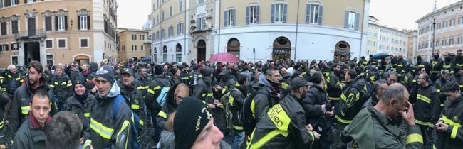 Vigili del fuoco, i discontinui chiedono attenzione: precari anche rischiando per il covid-19