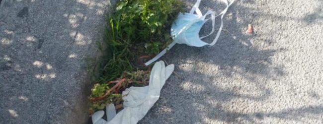 Legambiente scende in campo e scrive all’Anci e ai sindaci campani per chiedere attuazione di campagne di informazione mirate al corretto conferimento di guanti e mascherine
