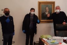 Avellino| Il consigliere Picariello (M5S) consegna 300 mascherine al “Rubilli”