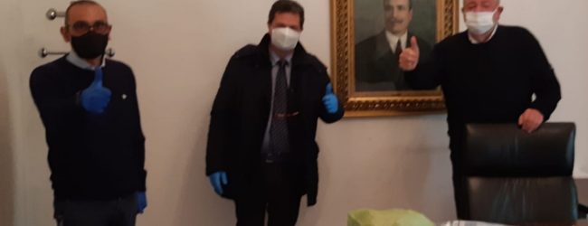 Avellino| Il consigliere Picariello (M5S) consegna 300 mascherine al “Rubilli”