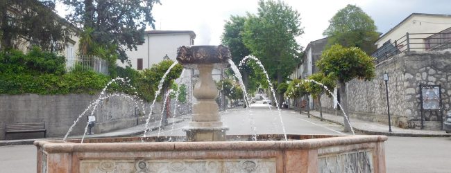 Arpaise| Ripristinata dopo circa trent’anni la fontana in Piazza Generoso Papa, i cittadini ringraziano