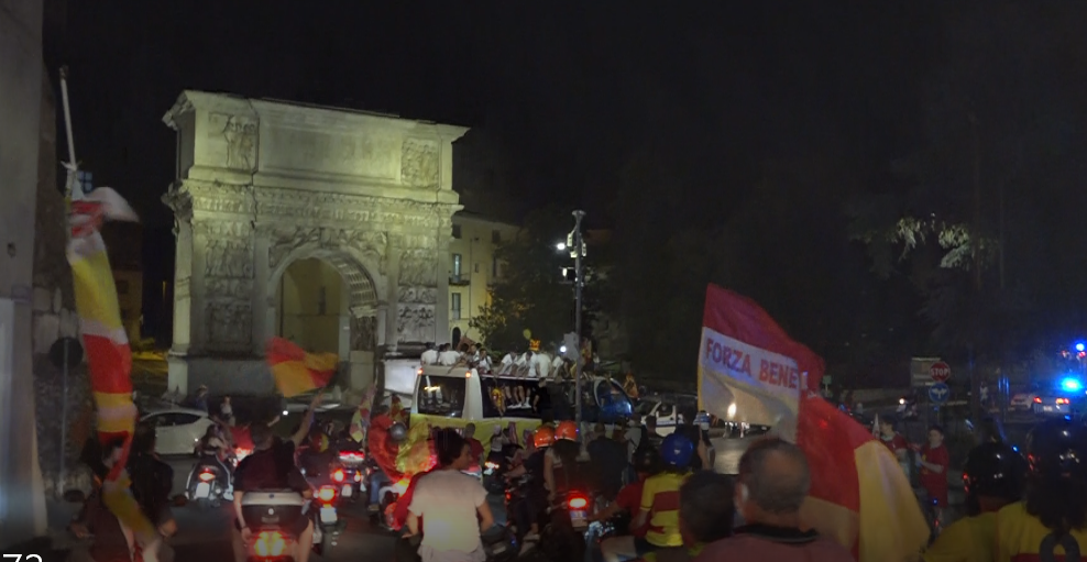 La storiA si ripete: il Covid non ferma la festa del Benevento Calcio