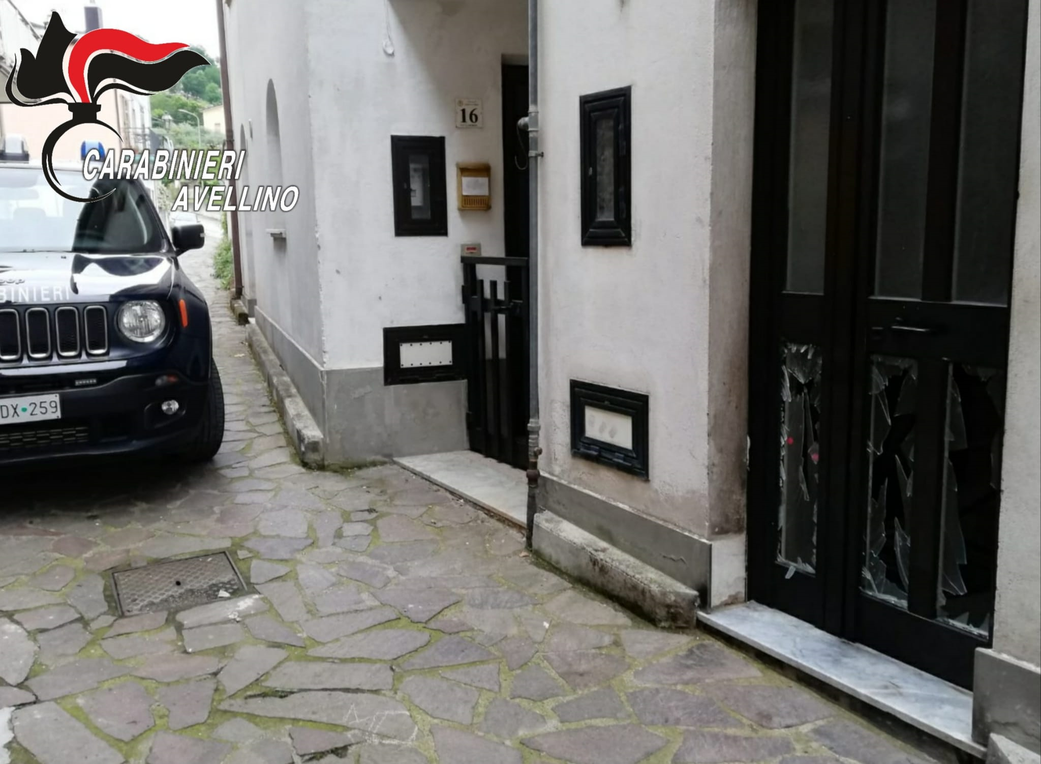 Aiello del sabato| Petardo esplode davanti all’ingresso di un’abitazione, paura nella notte in via Cesarini