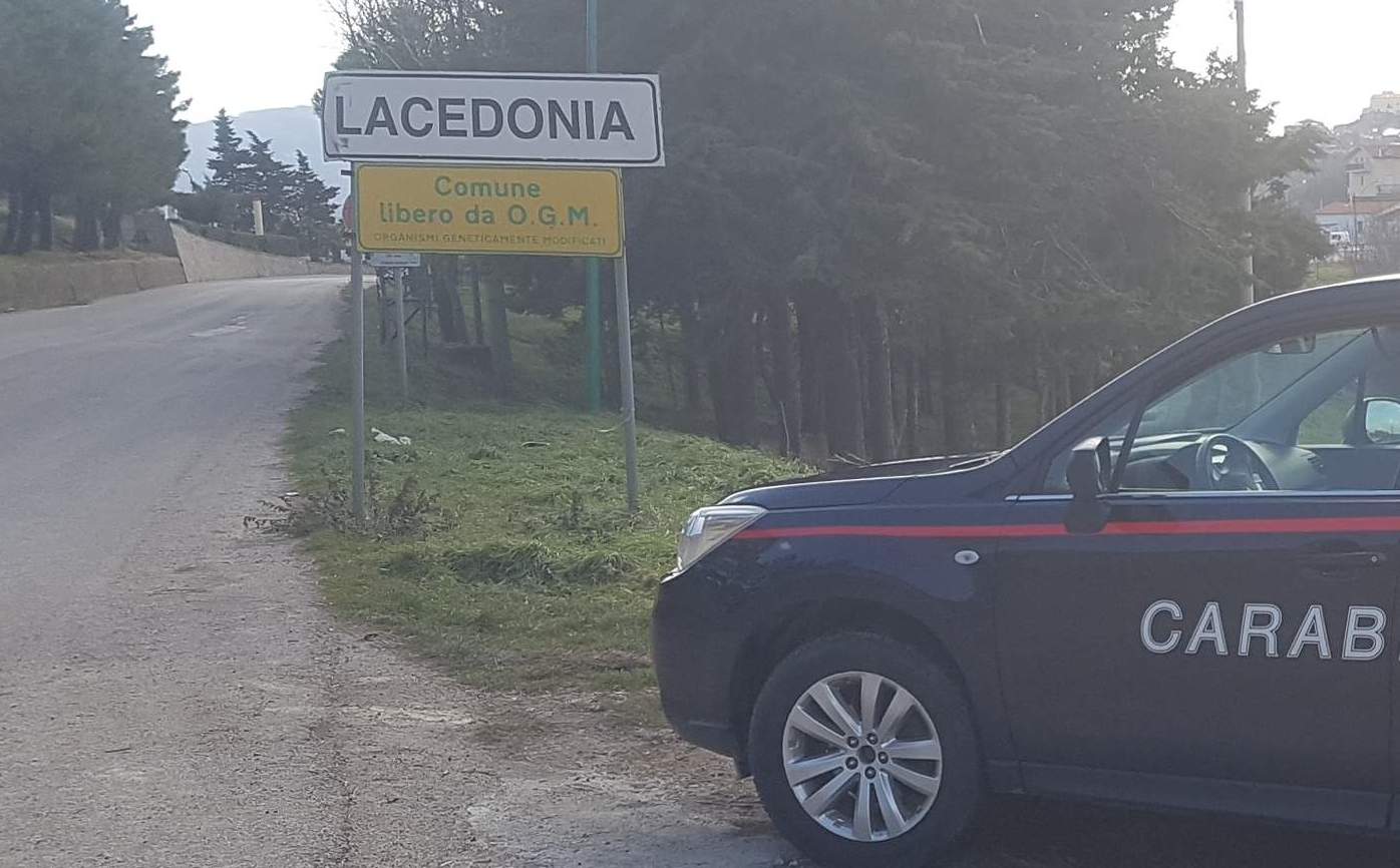 Lacedonia| Numero di telaio e targhe spostati su un’auto rubata, 25enne denunciato per riciclaggio
