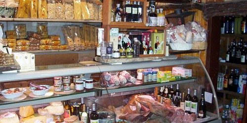 Istat, Coldiretti: botteghe alimentari alla riscossa con 1,2%