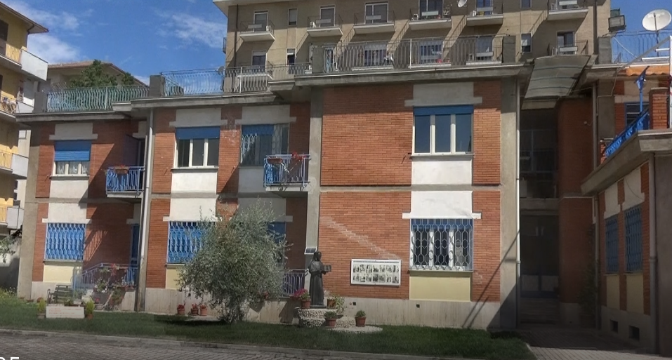 Benevento| Inaugurazione Centro ‘E’ Piu’ bello Insieme’ alla scuola del Rione Ferrovia i genitori: “da quando la San Pio X è diventata ex?’