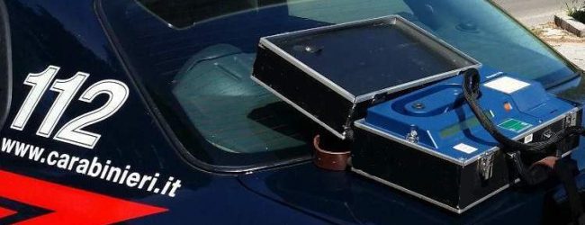 In giro con un coltello e rifiuta il test alcoolemico: 25enne di Taurasi denunciato