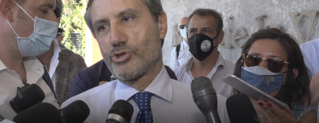 De Luca vuole chiudere la Campania? Caldoro: Va chiuso lui