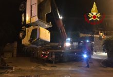 Solofra| Camioncino dei rifiuti finisce in un torrente, intervengono i vigili del fuoco
