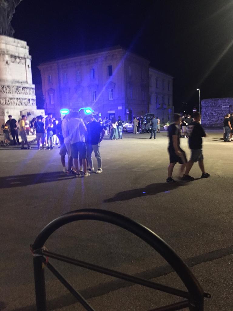 Benevento| Rissa a piazza Castello, giovane colpito con un pugno. Avviate le indagini/FOTO