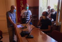 Benevento| Lavoratori ex Consorzi occupano la sala consiliare: “Ci dicano che fine faremo”