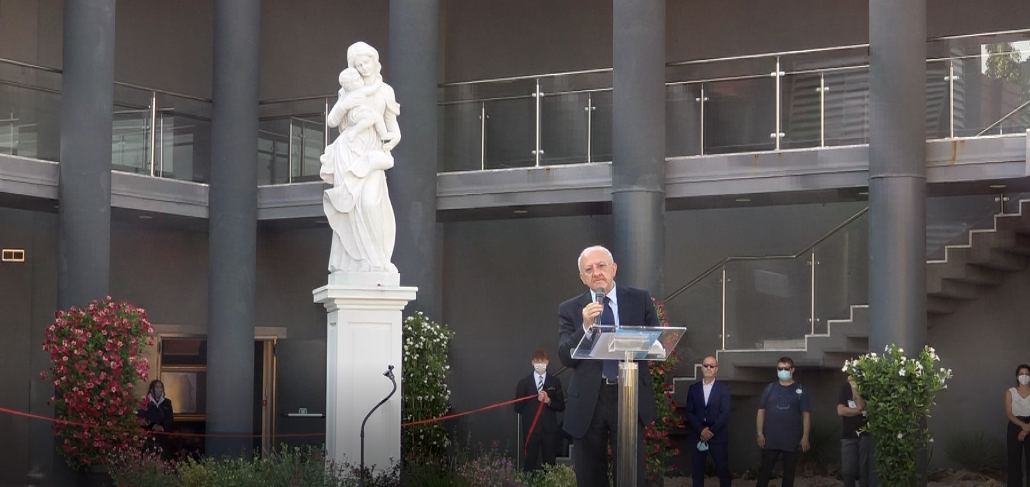 Avellino| De Luca inaugura Polo Giovani: siate responsabili e vivete nei valori!