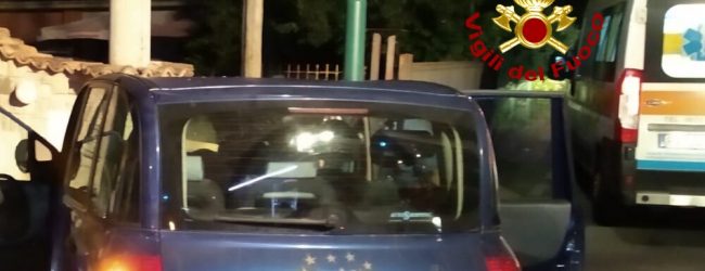 Cesinali| Sbanda con l’auto e finisce contro un muro, 56enne incastrato nell’abitacolo finisce al “Moscati”