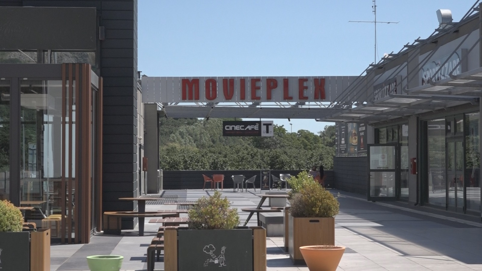 Mercogliano| Movieplex chiuso da lunedì, D’Alessio lancia l’idea del drive-in